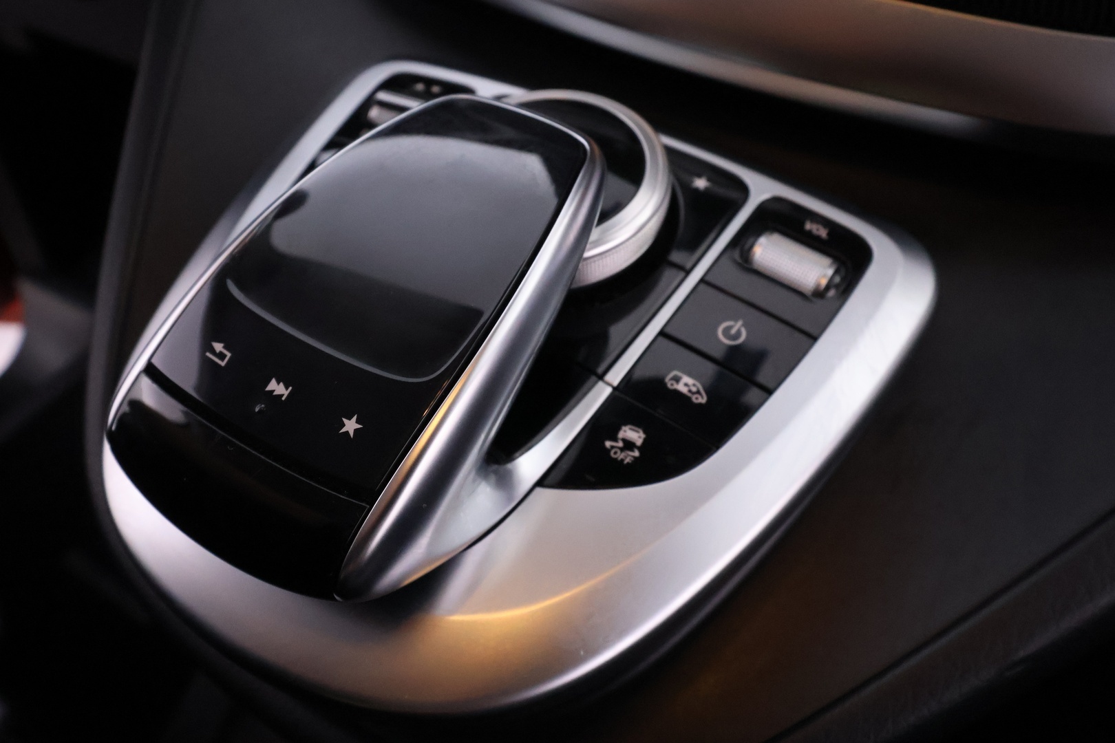 MERCEDES-BENZ V 40