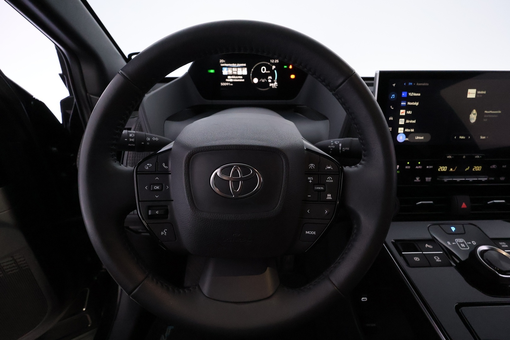 TOYOTA BZ4X 29