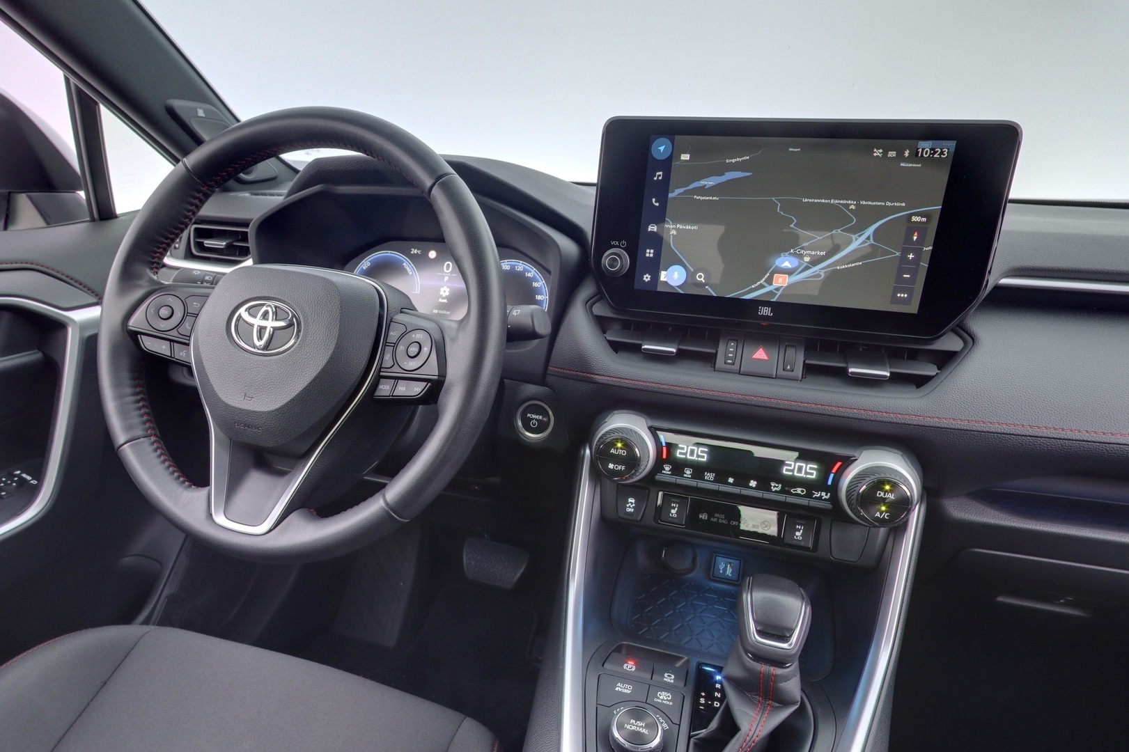 TOYOTA RAV4 PLUG-IN 11