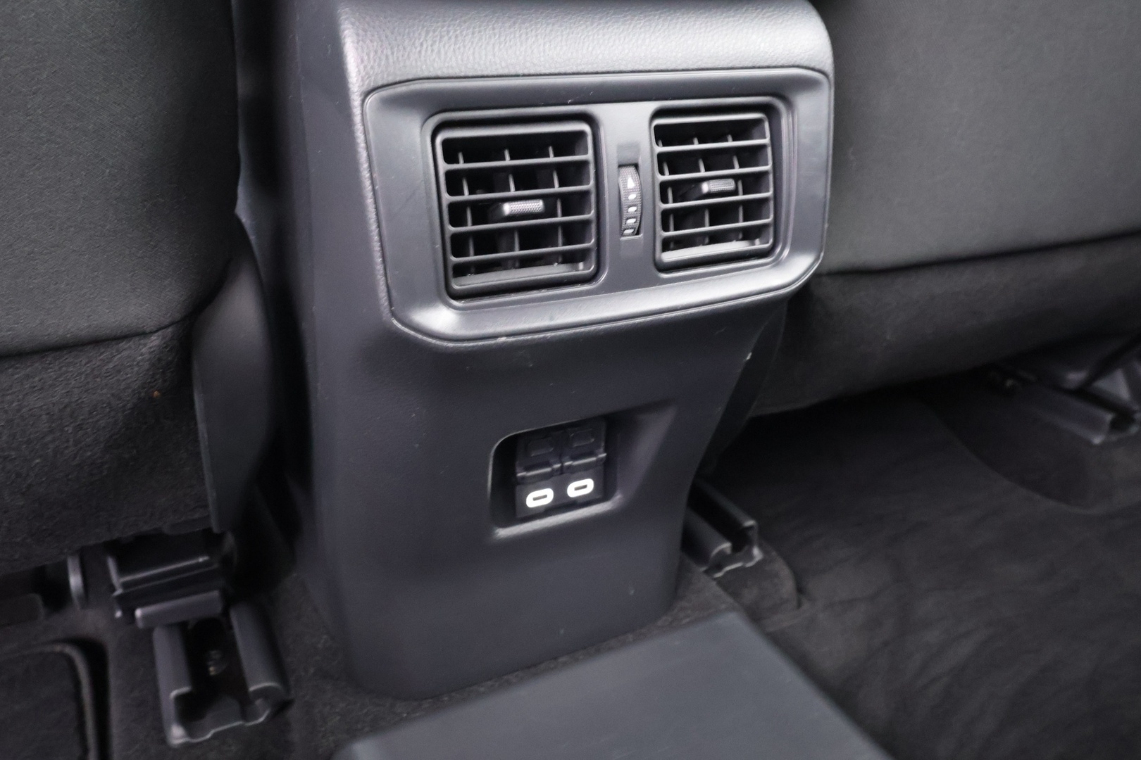 TOYOTA RAV4 PLUG-IN 21