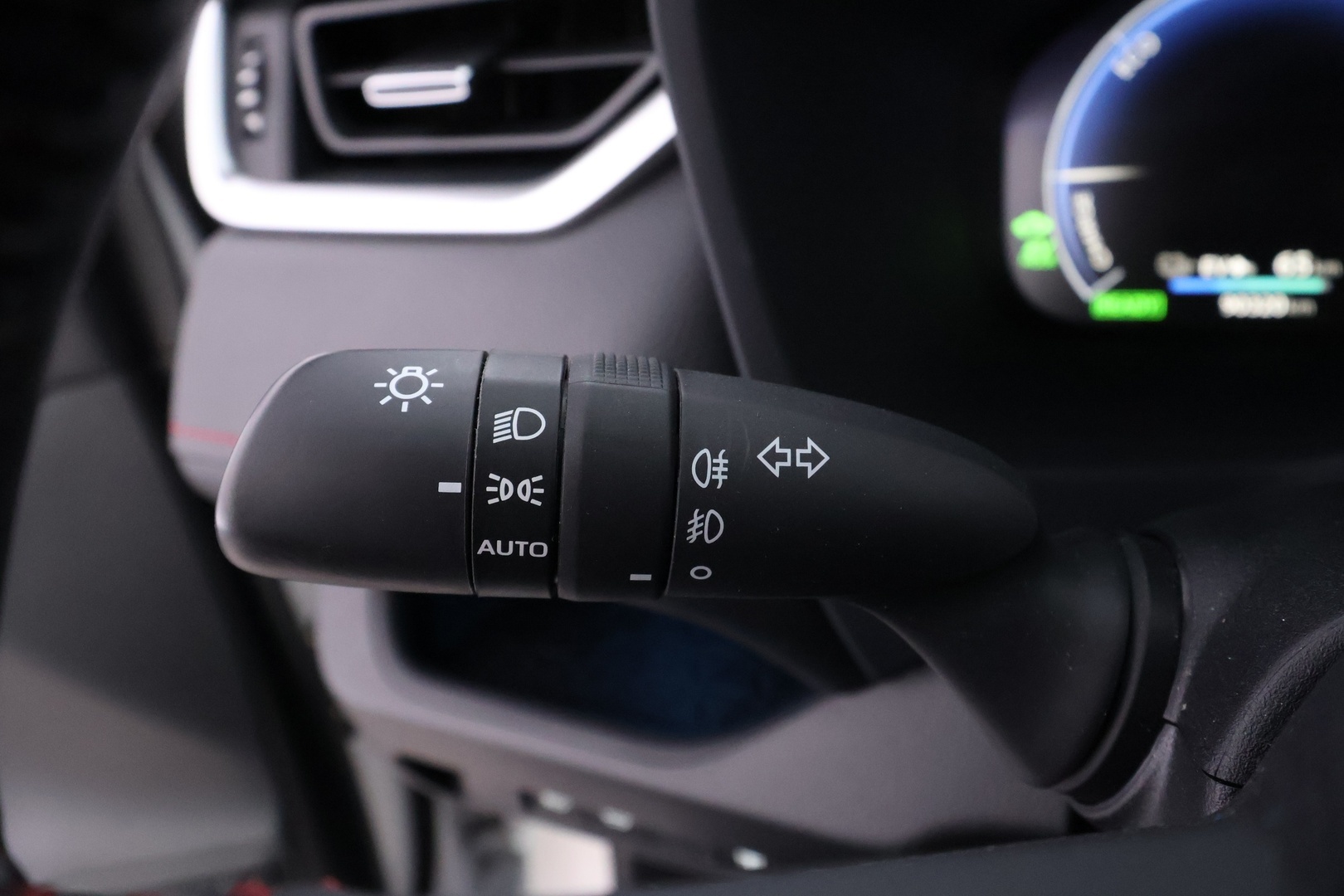 TOYOTA RAV4 PLUG-IN 34