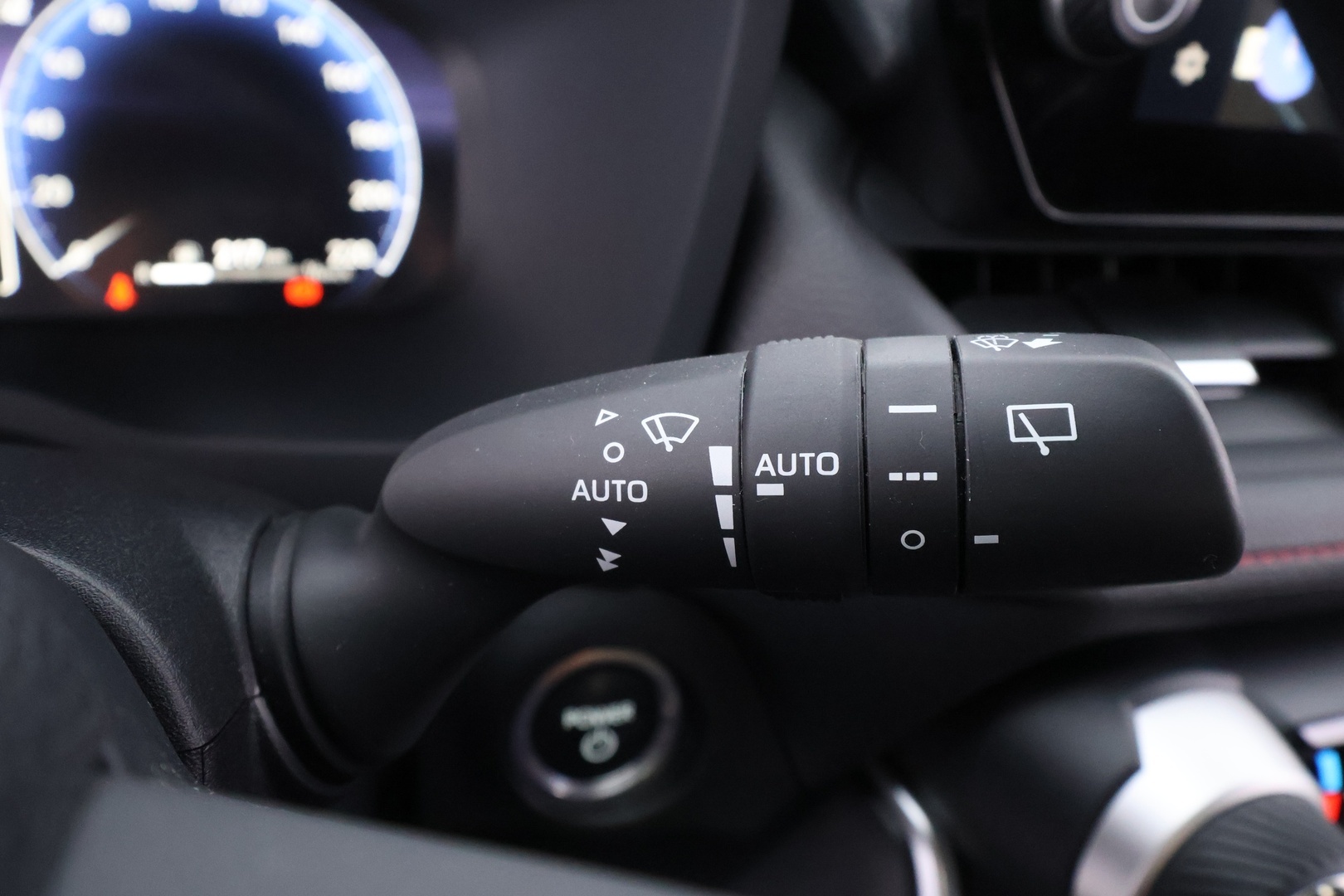 TOYOTA RAV4 PLUG-IN 35