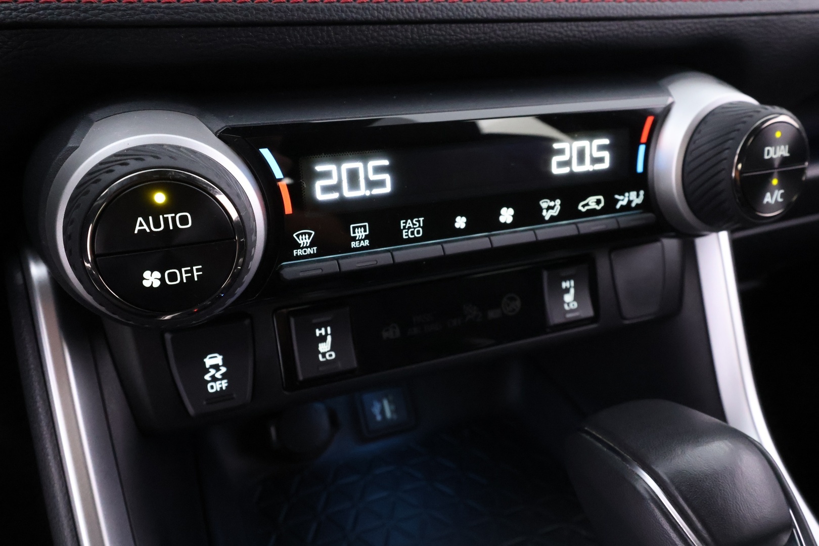 TOYOTA RAV4 PLUG-IN 39