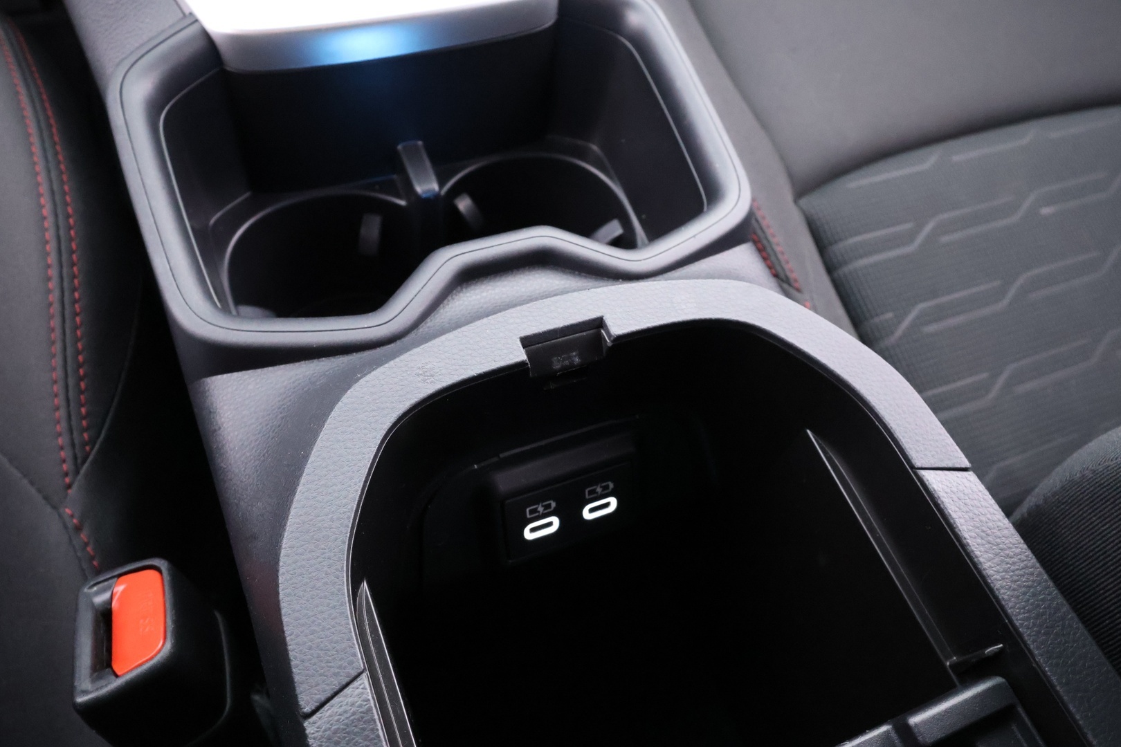 TOYOTA RAV4 PLUG-IN 44