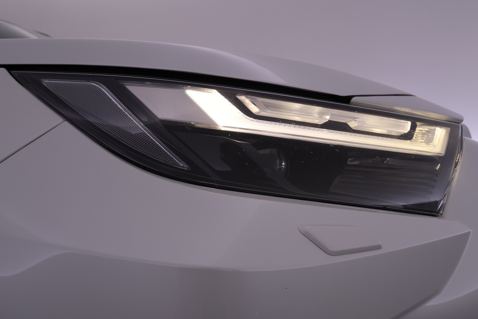 TOYOTA RAV4 PLUG-IN 49