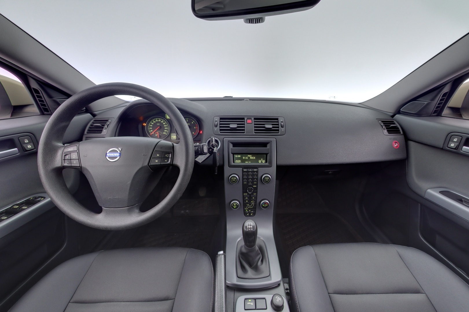 VOLVO V50 10