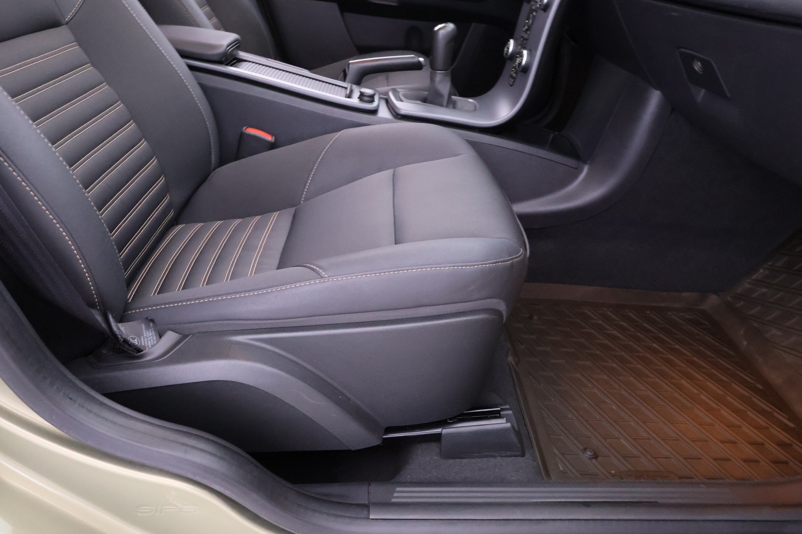 VOLVO V50 18