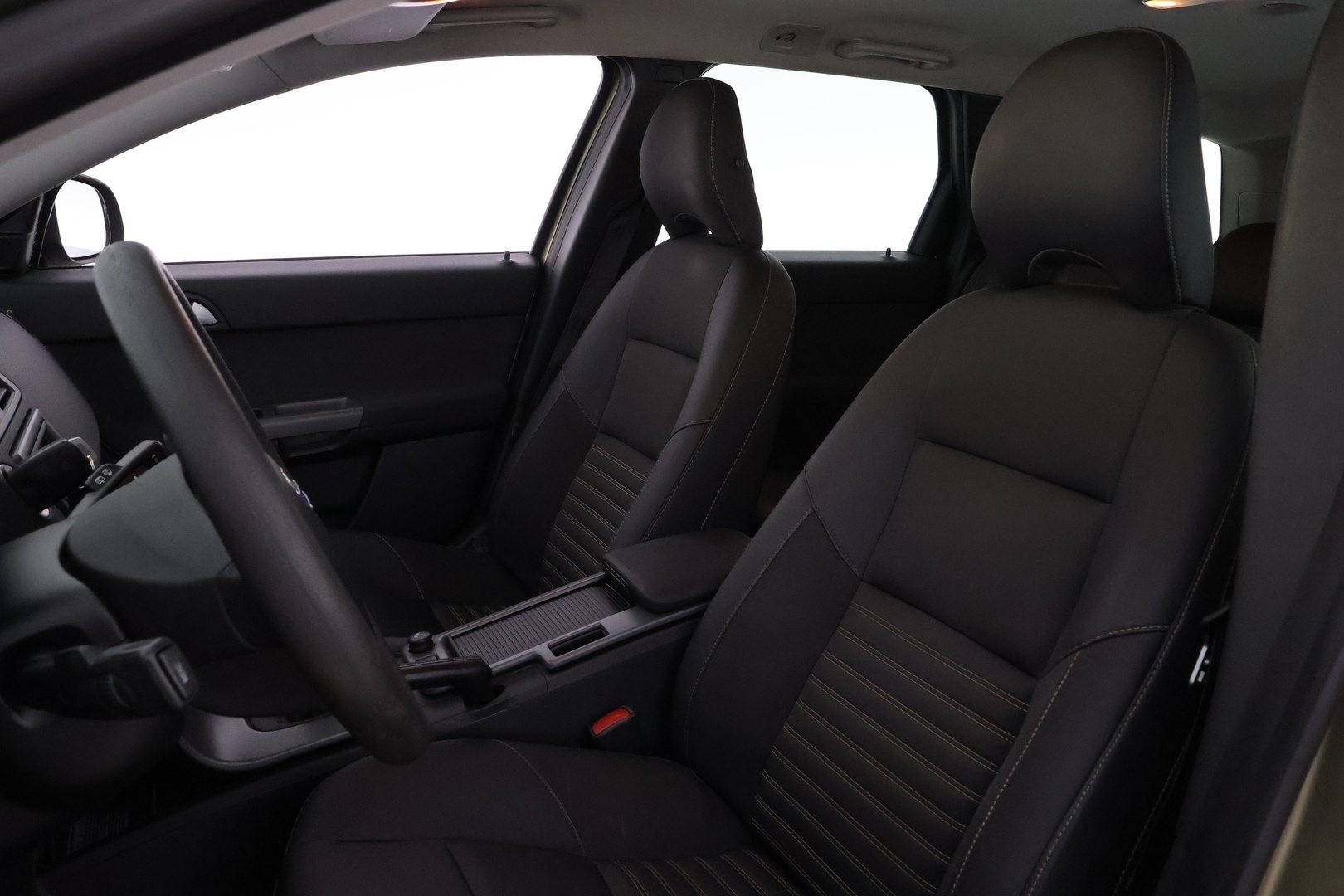 VOLVO V50 19