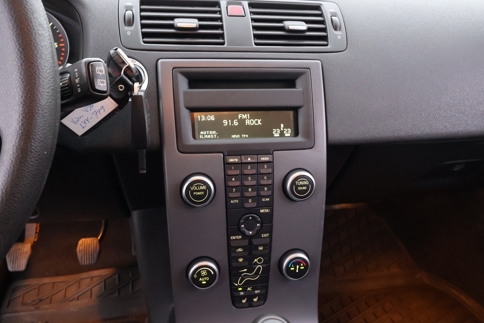 VOLVO V50 25