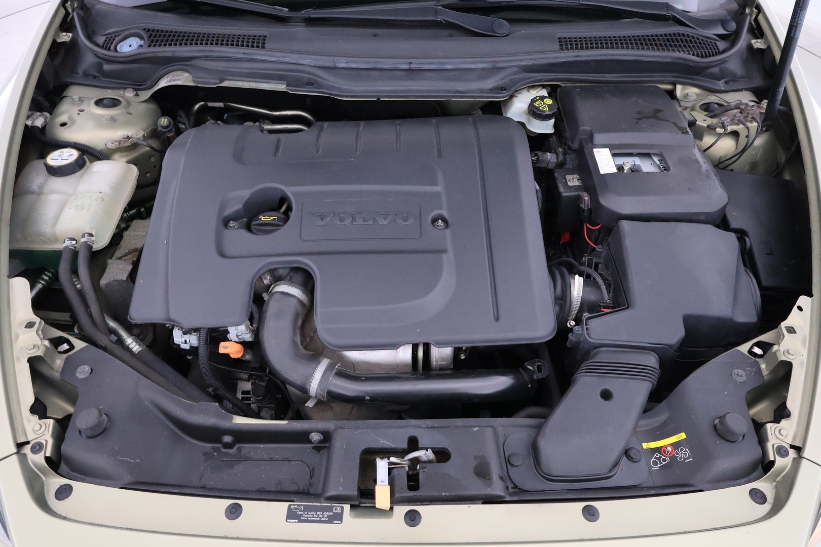 VOLVO V50 32