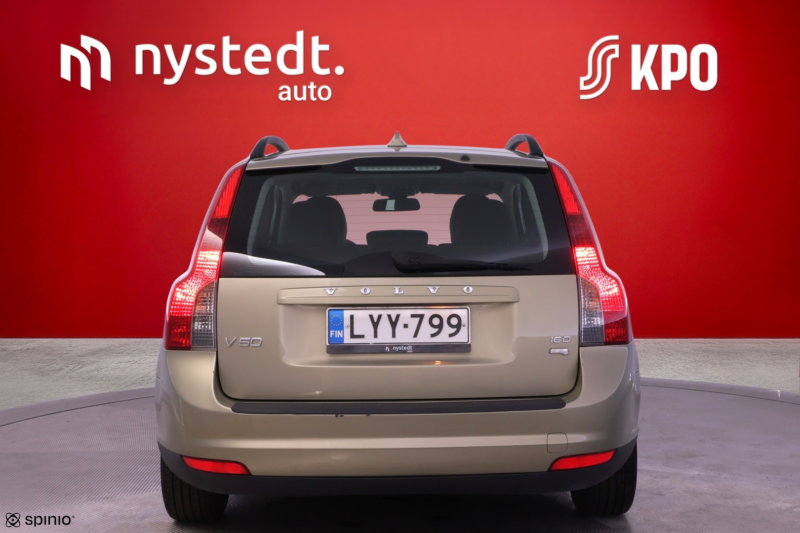 VOLVO V50 4