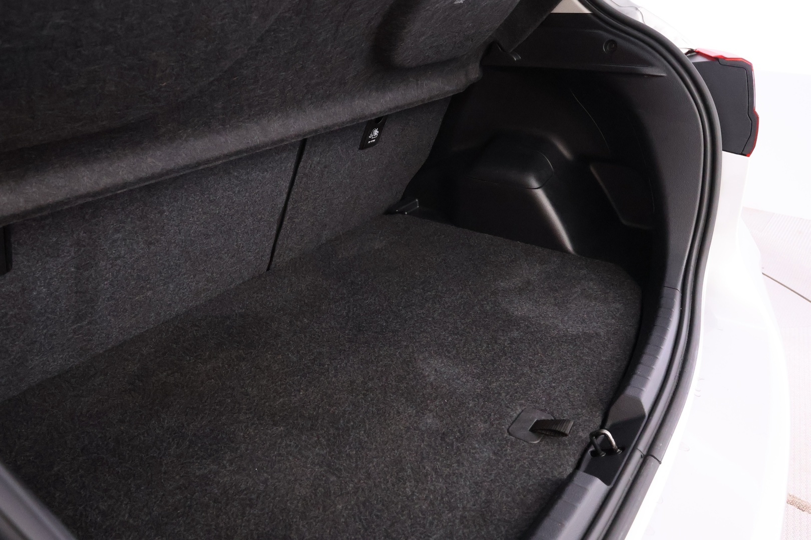 TOYOTA Yaris 15