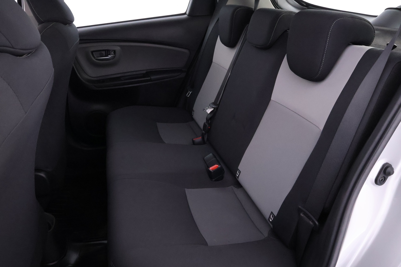 TOYOTA Yaris 16