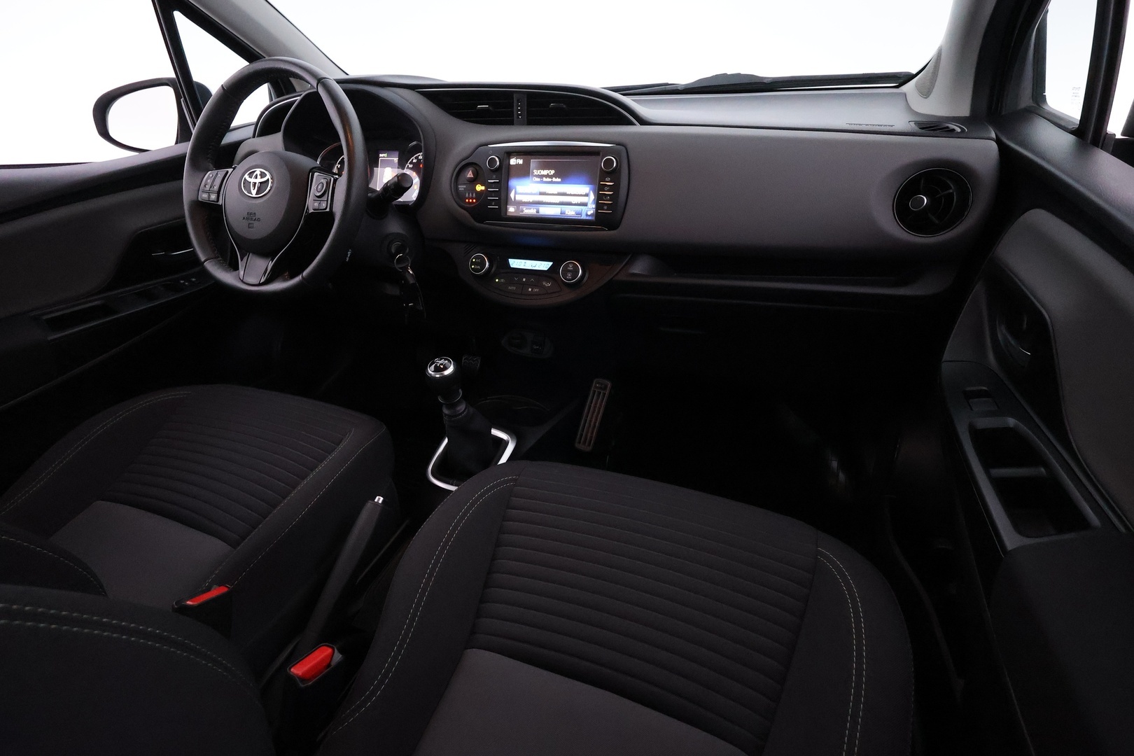 TOYOTA Yaris 21