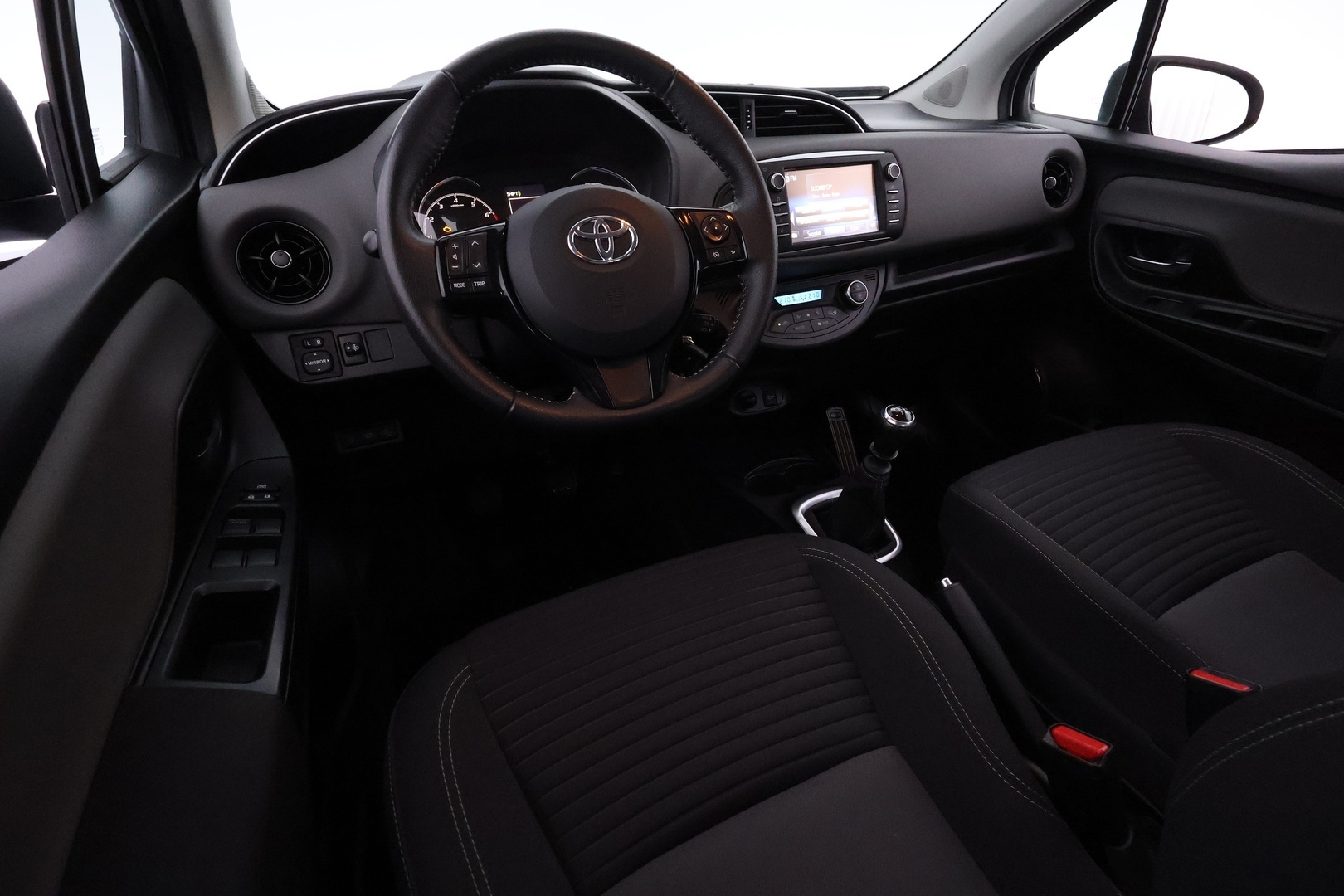 TOYOTA Yaris 37