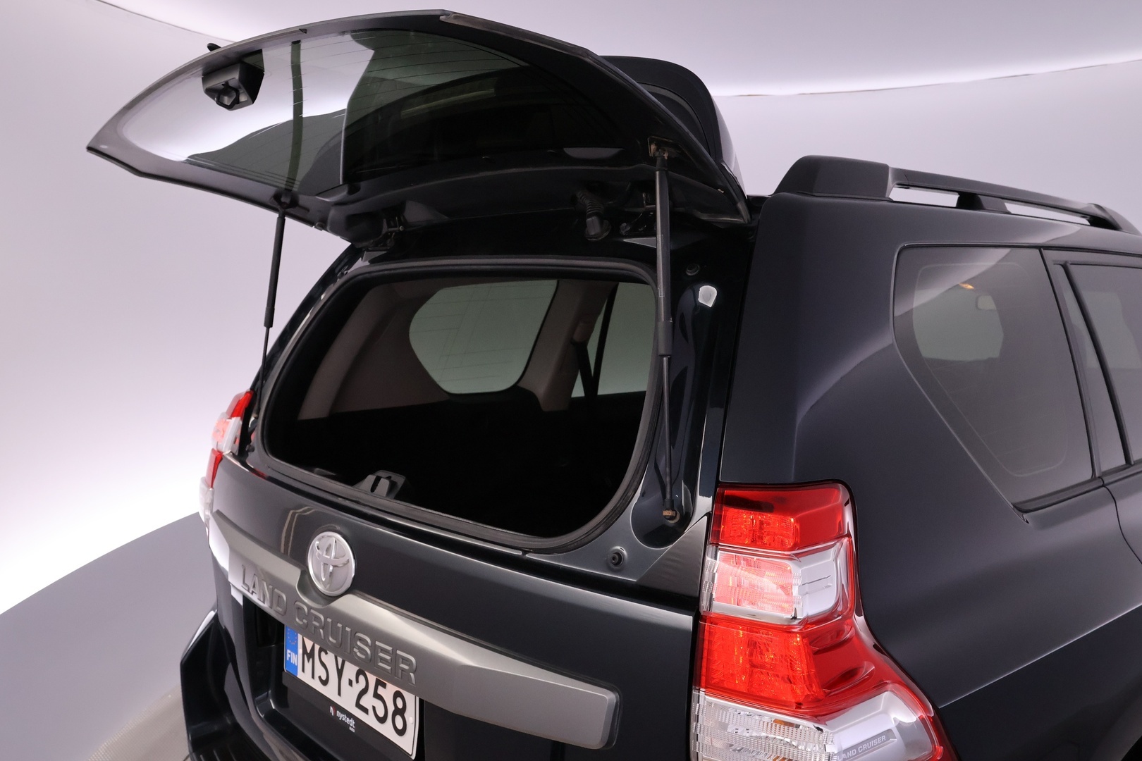 TOYOTA Land Cruiser 16