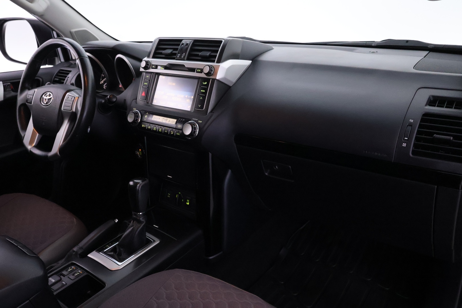 TOYOTA Land Cruiser 20