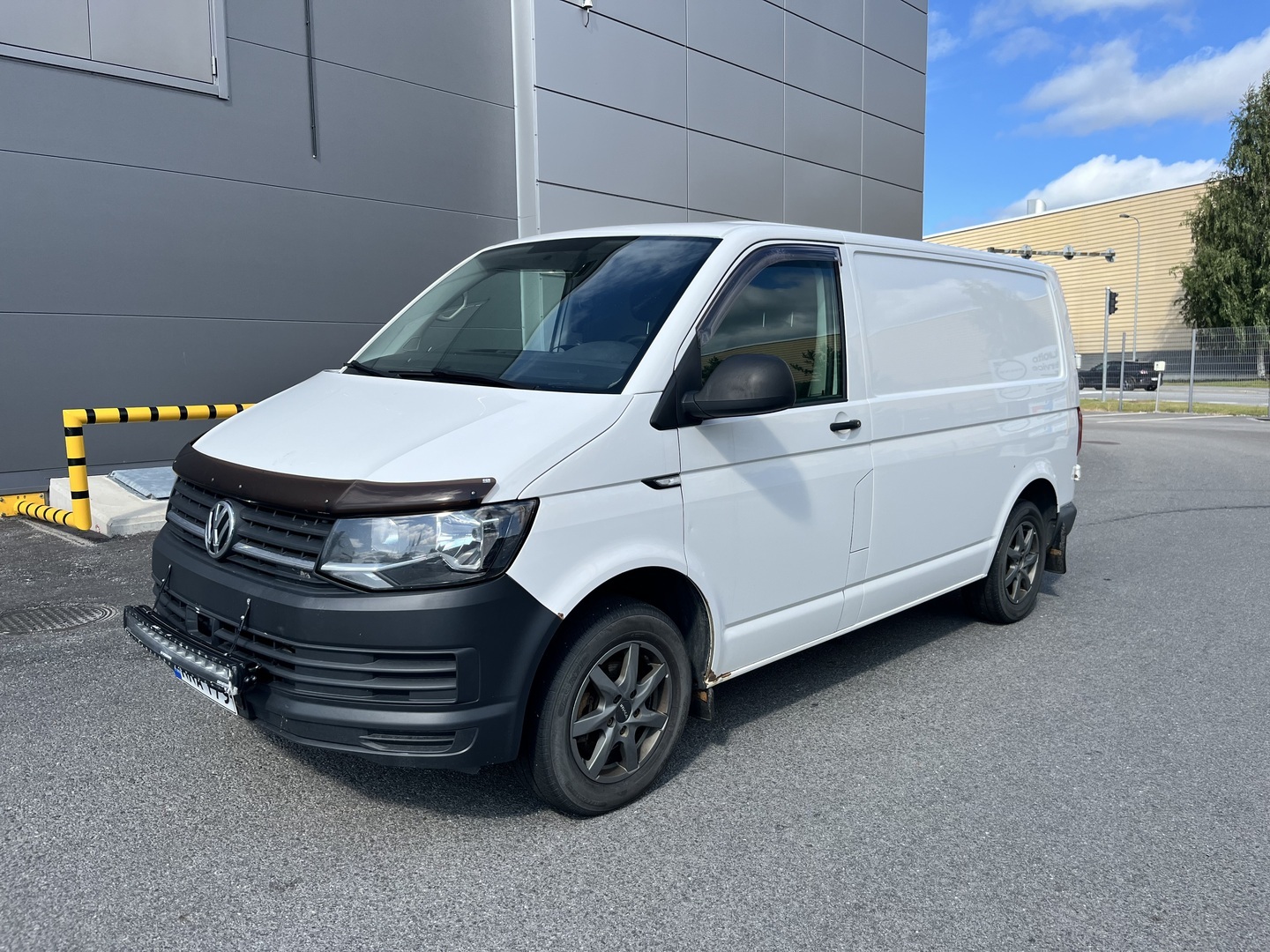 VOLKSWAGEN Transporter 1