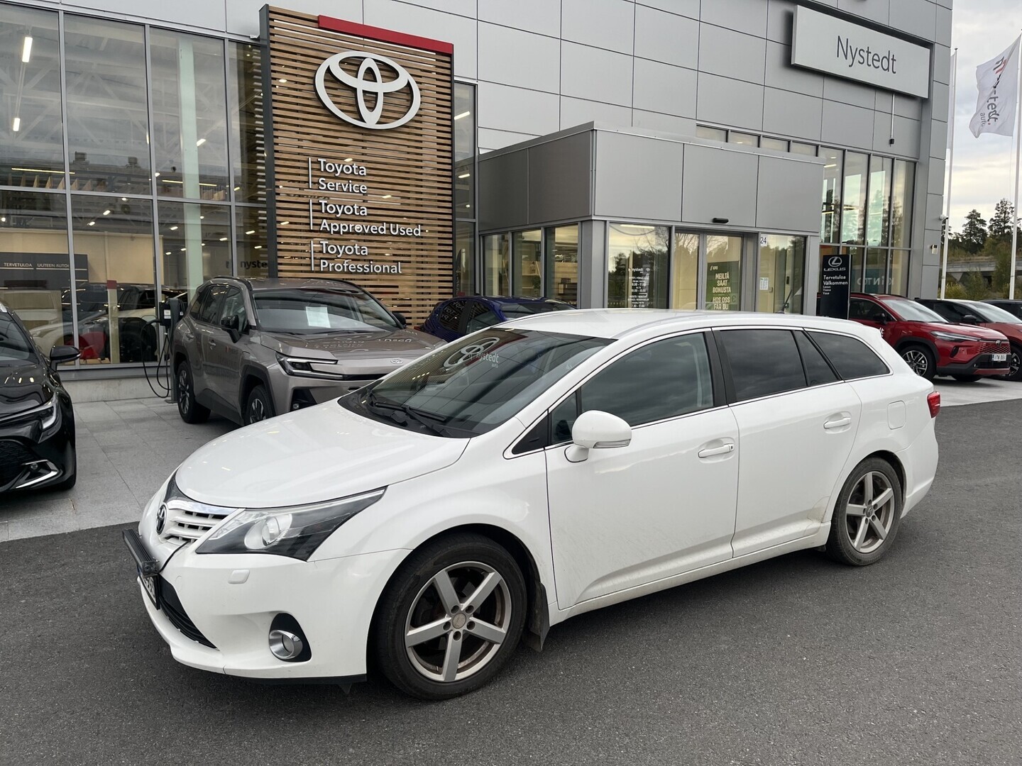 TOYOTA Avensis 1