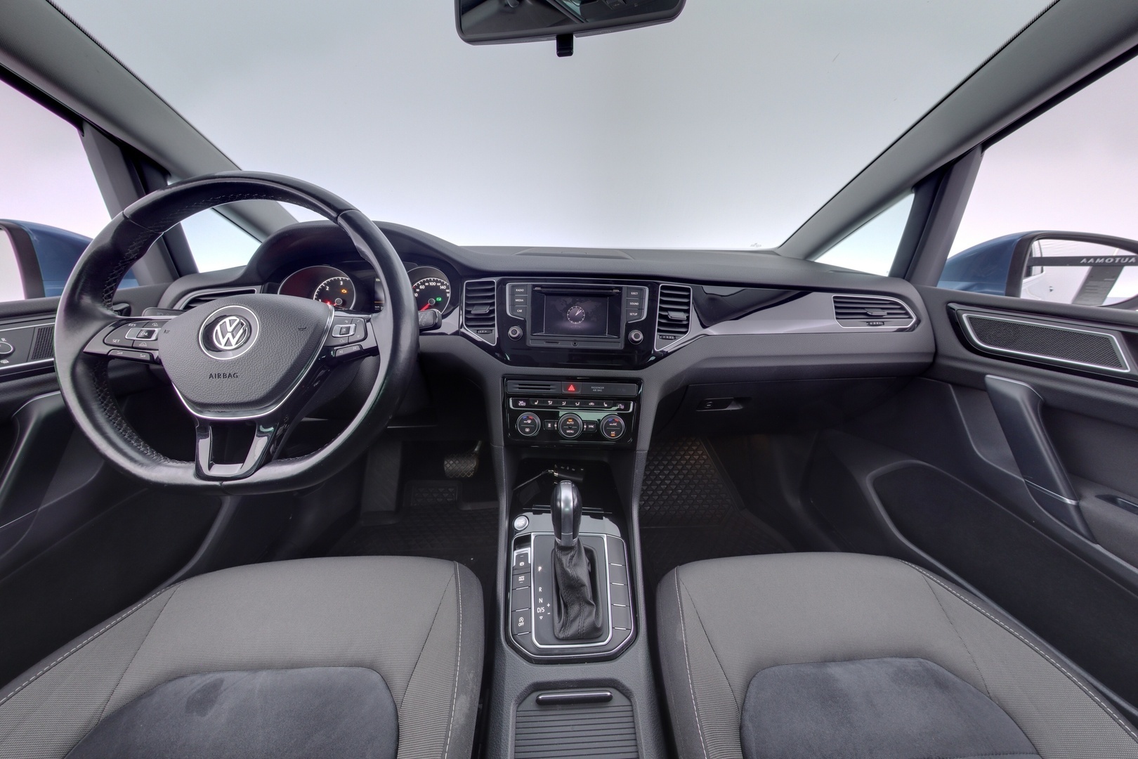 VOLKSWAGEN Golf Sportsvan 10