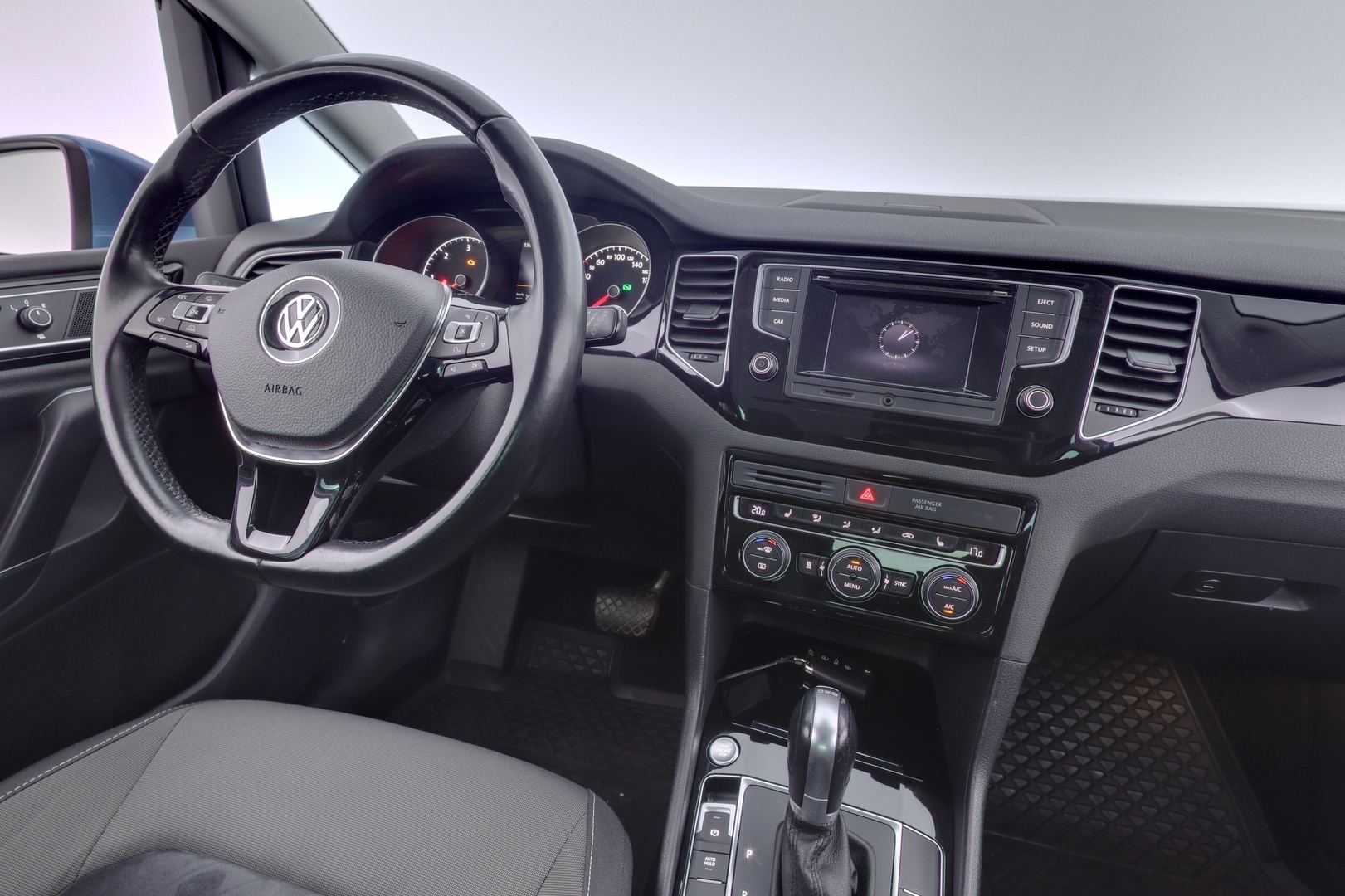 VOLKSWAGEN Golf Sportsvan 11