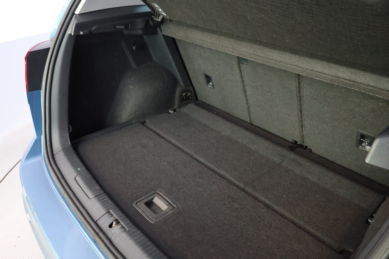 VOLKSWAGEN Golf Sportsvan 15