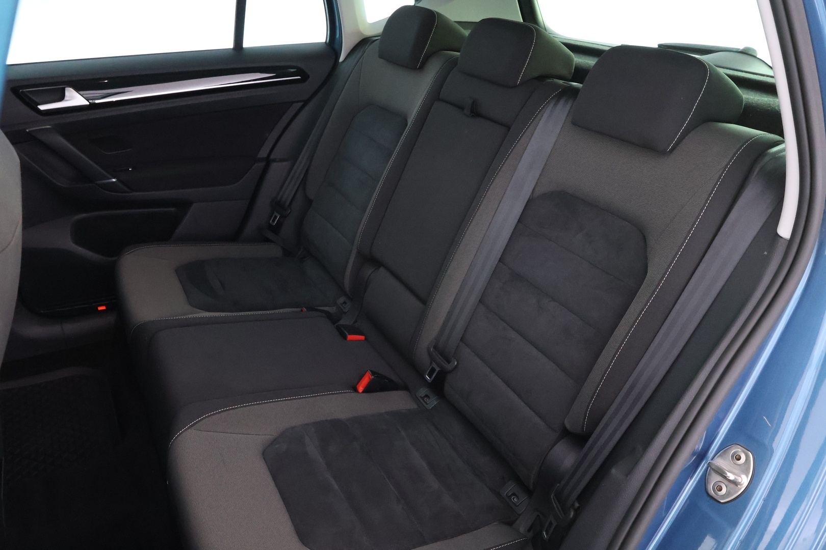 VOLKSWAGEN Golf Sportsvan 17