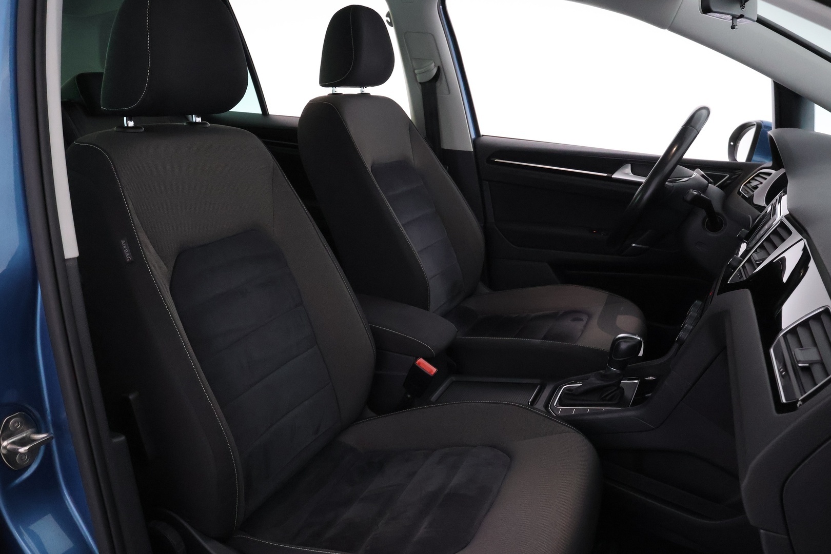 VOLKSWAGEN Golf Sportsvan 18