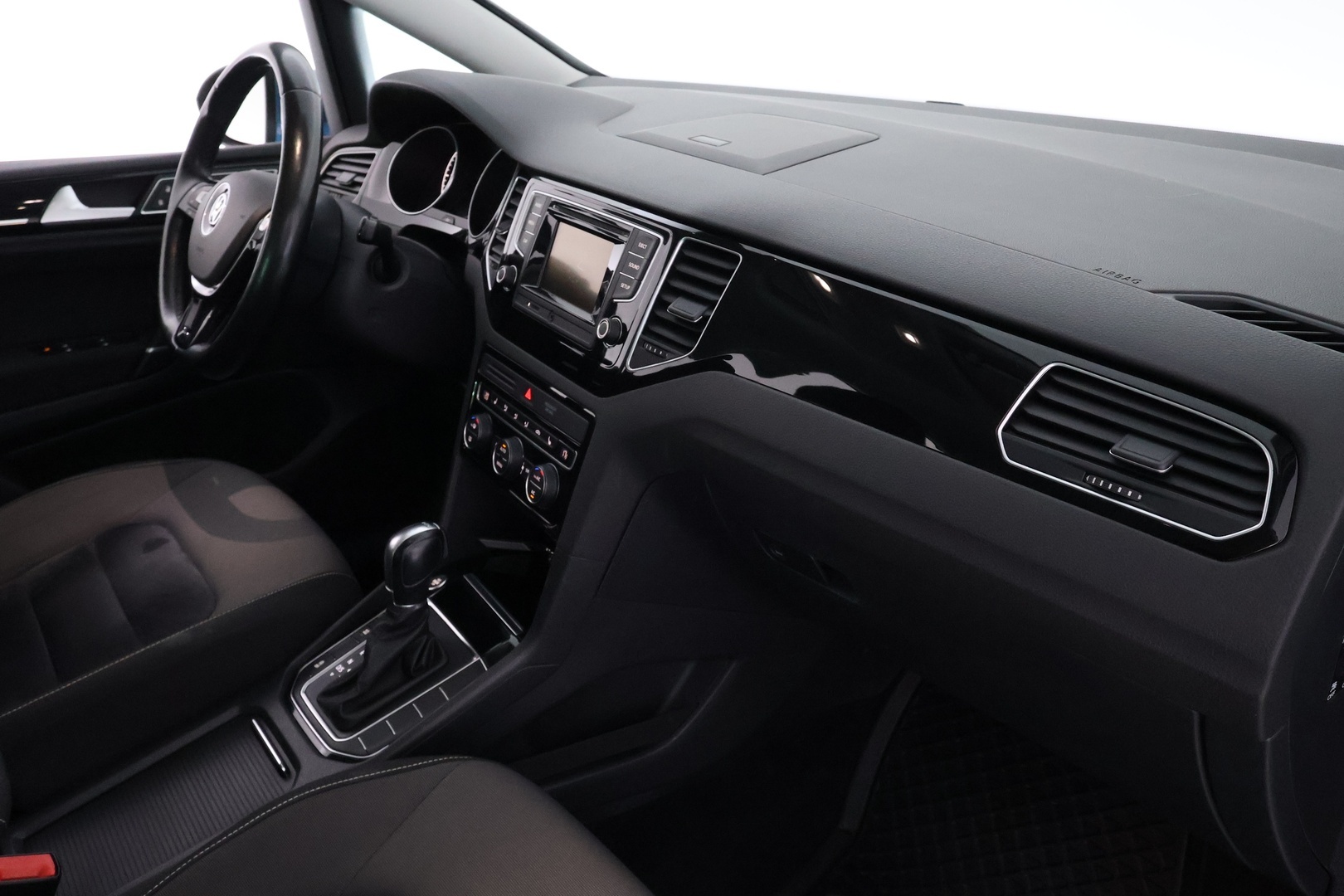 VOLKSWAGEN Golf Sportsvan 20