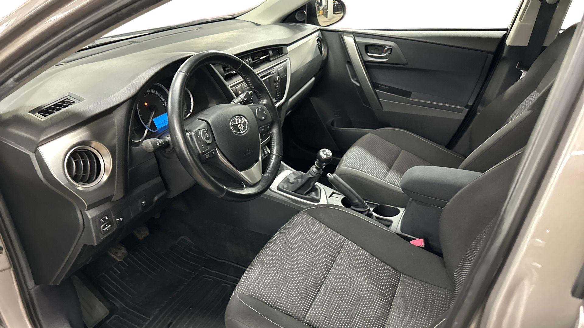Toyota Auris 2013