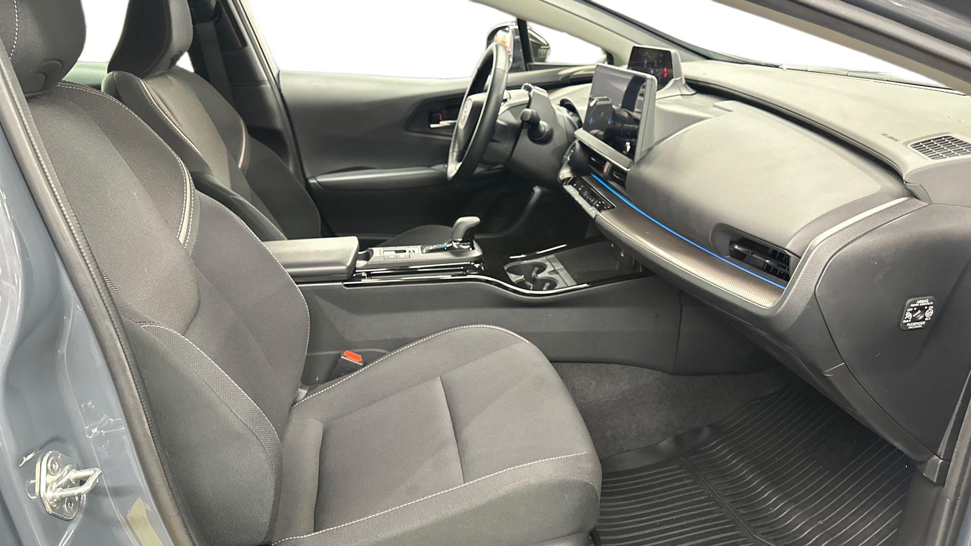 Toyota Prius Plug-in 2023