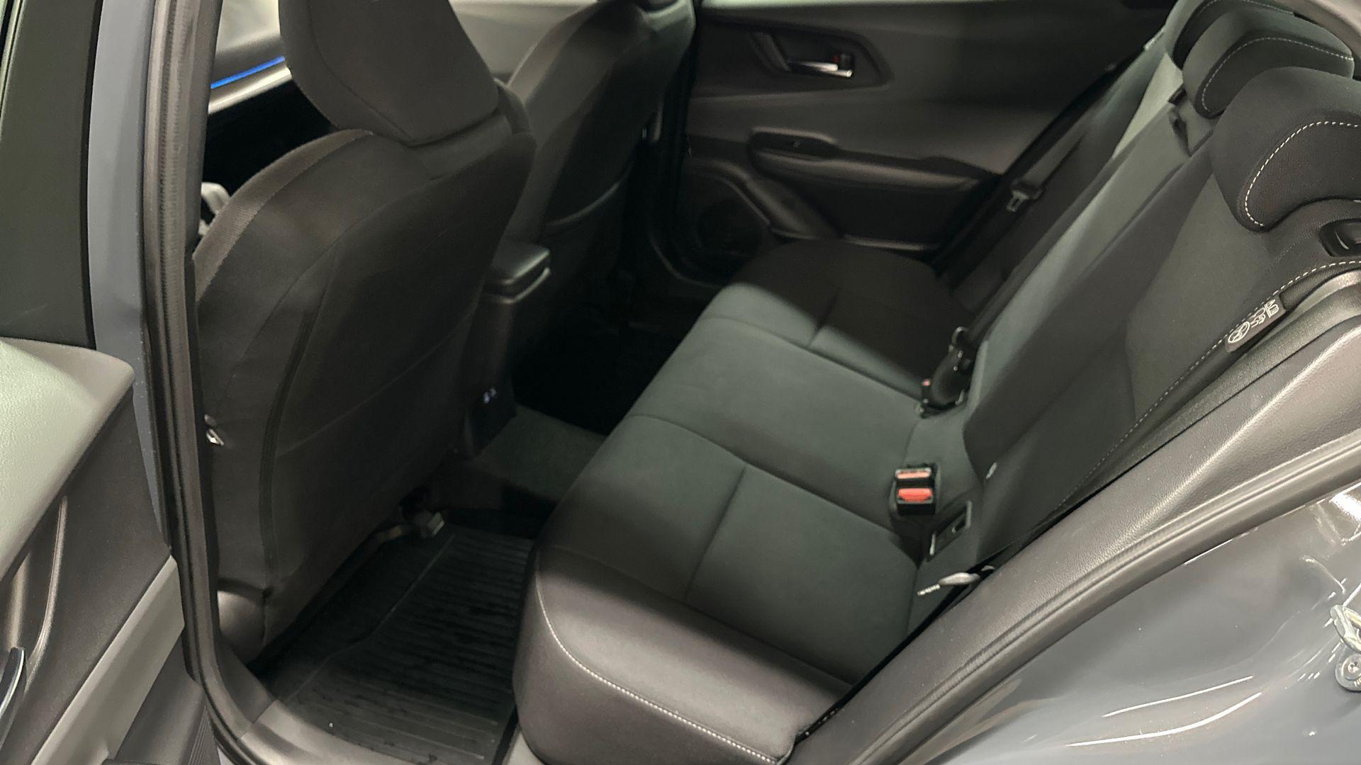 Toyota Prius Plug-in 2023