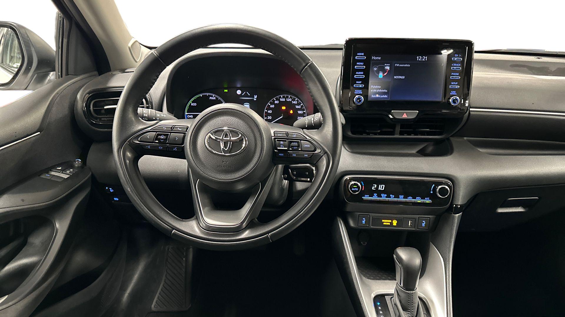 TOYOTA Yaris 2023