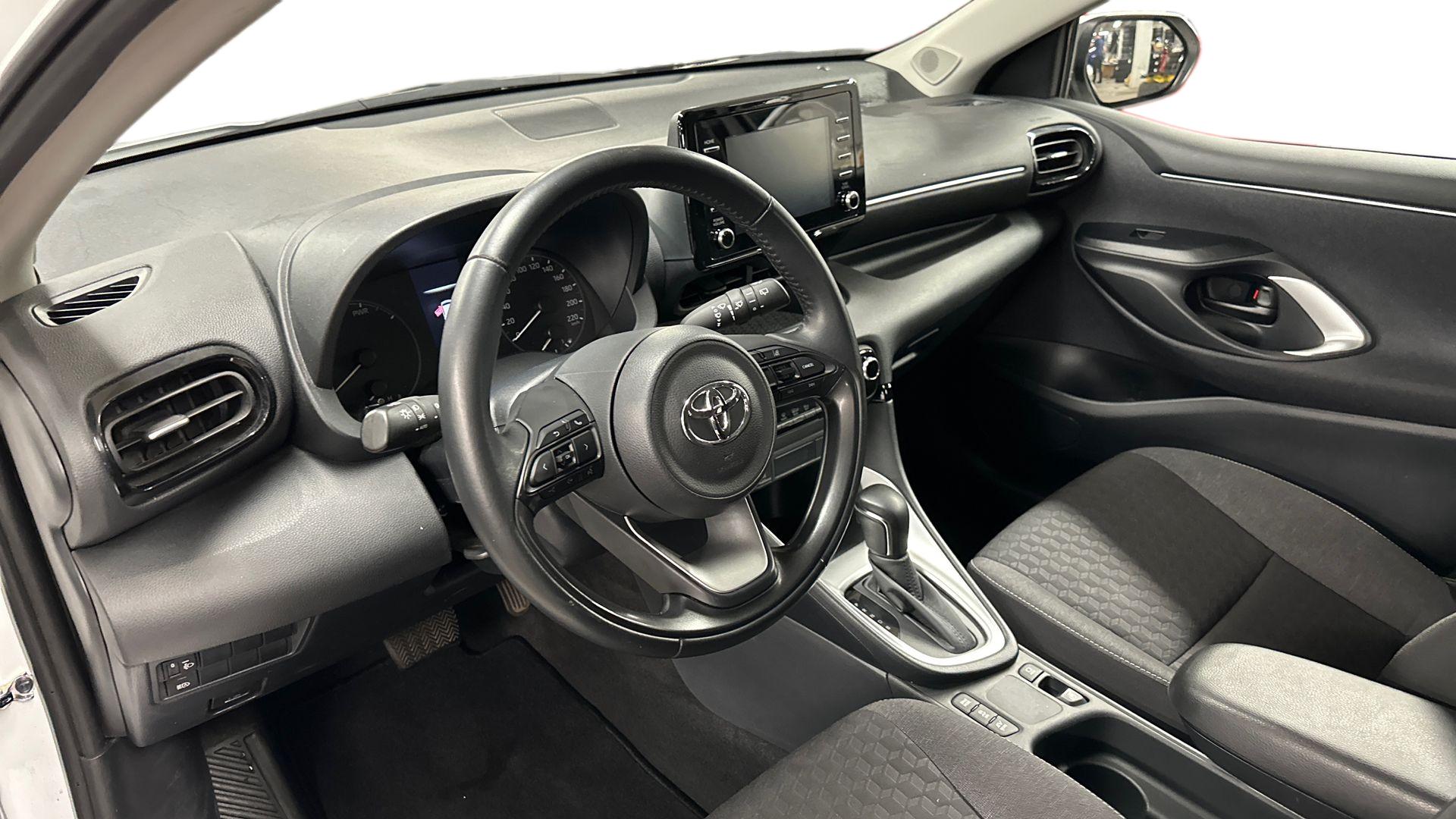 TOYOTA Yaris 2023