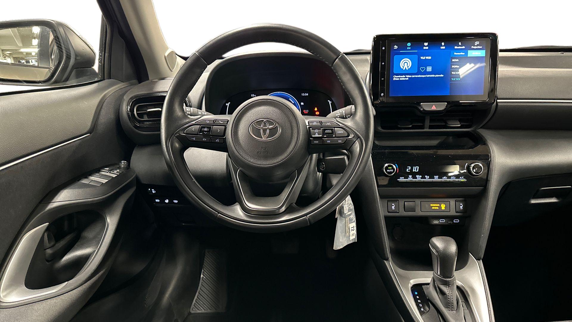 Toyota Yaris Cross 13