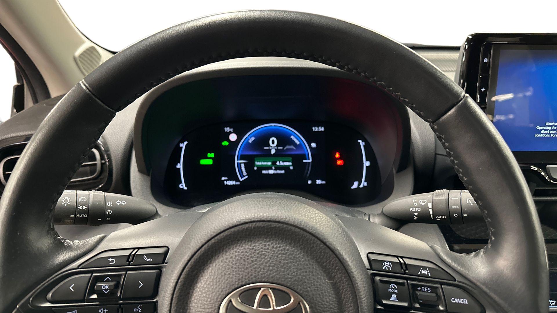 Toyota Yaris Cross 14