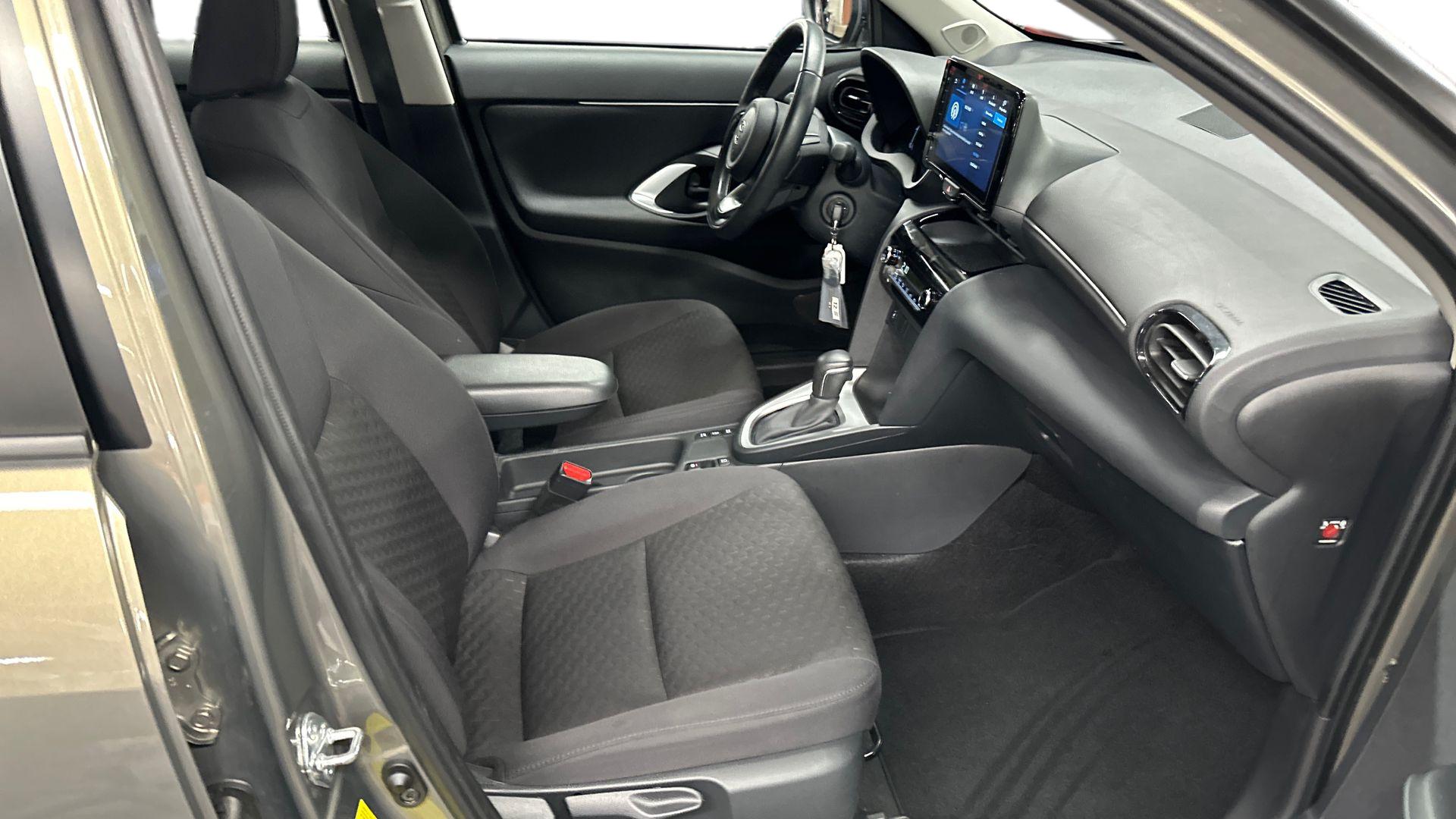 Toyota Yaris Cross 19