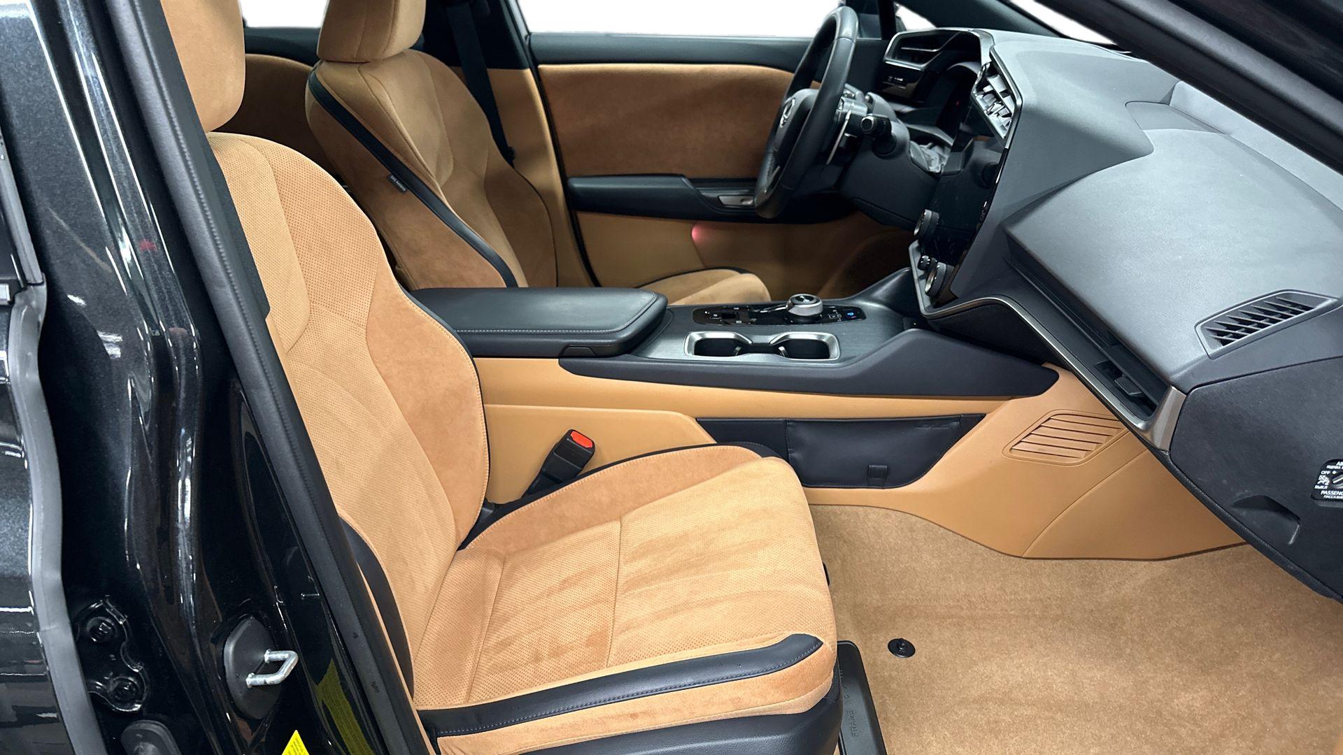 Lexus RZ 2025