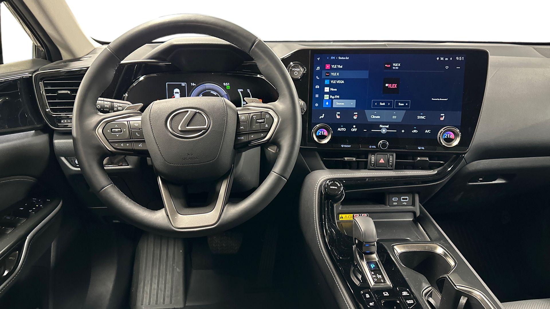 Lexus NX 2025