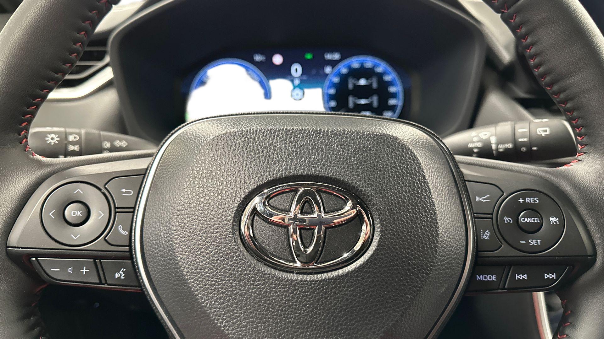 Toyota RAV4 Plug-in 2025