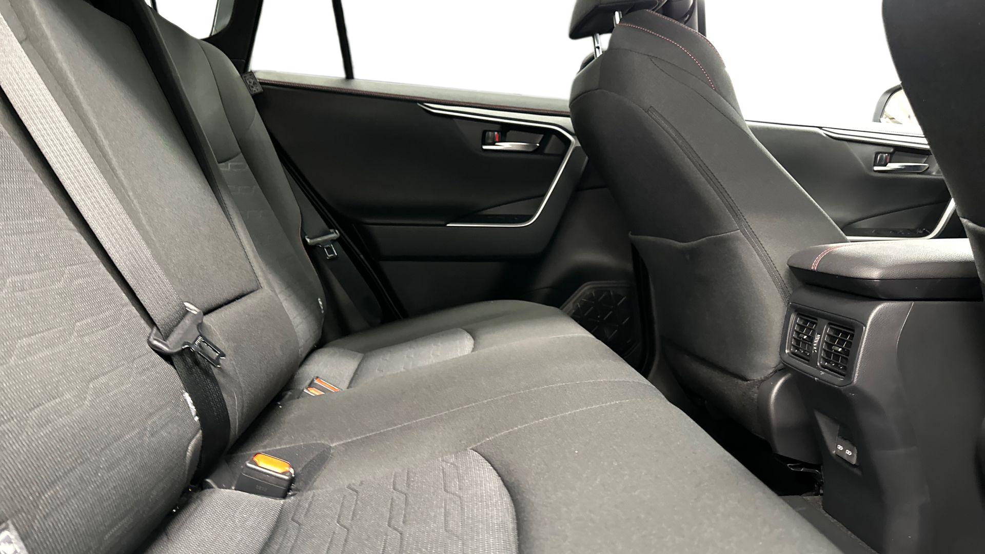 Toyota RAV4 Plug-in 2025