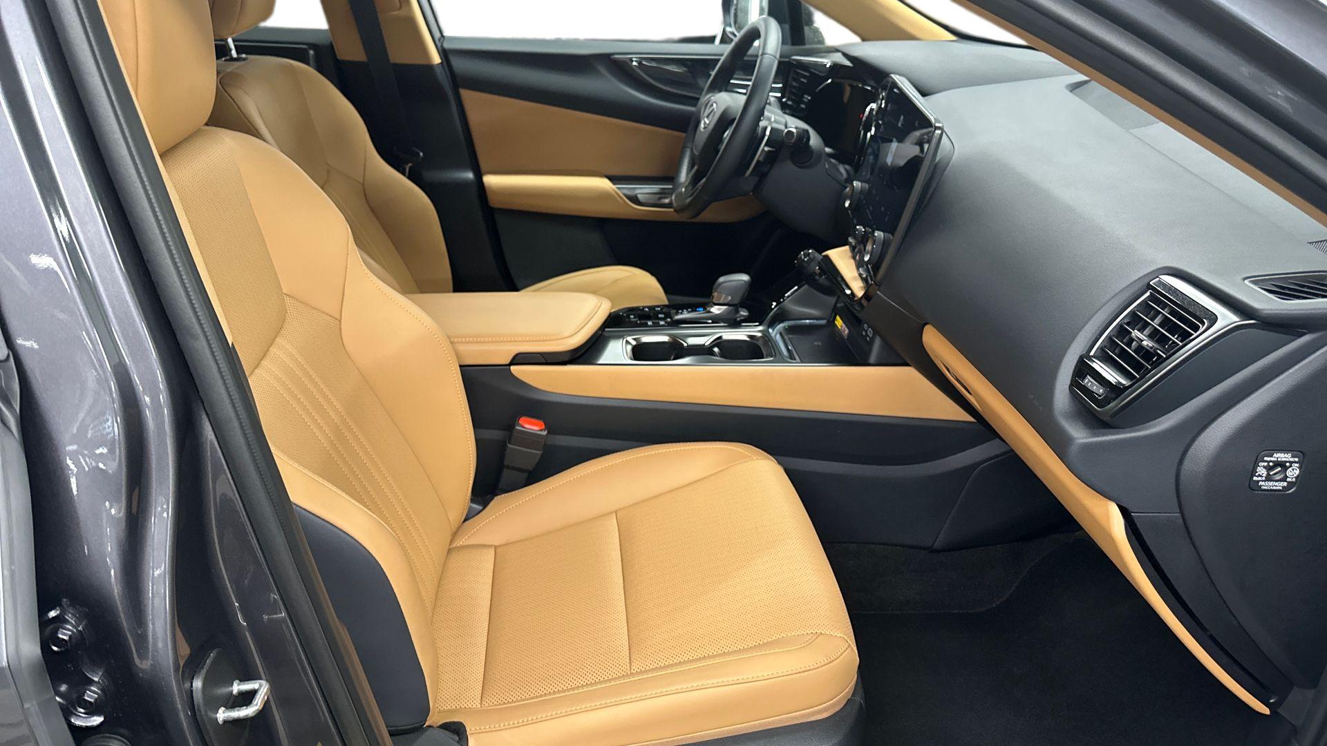 Lexus NX 2025