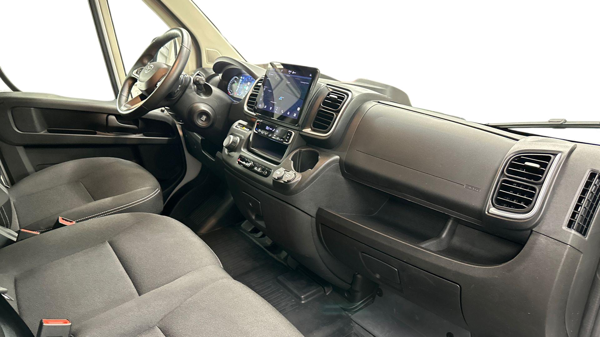 Toyota Proace MAX 10