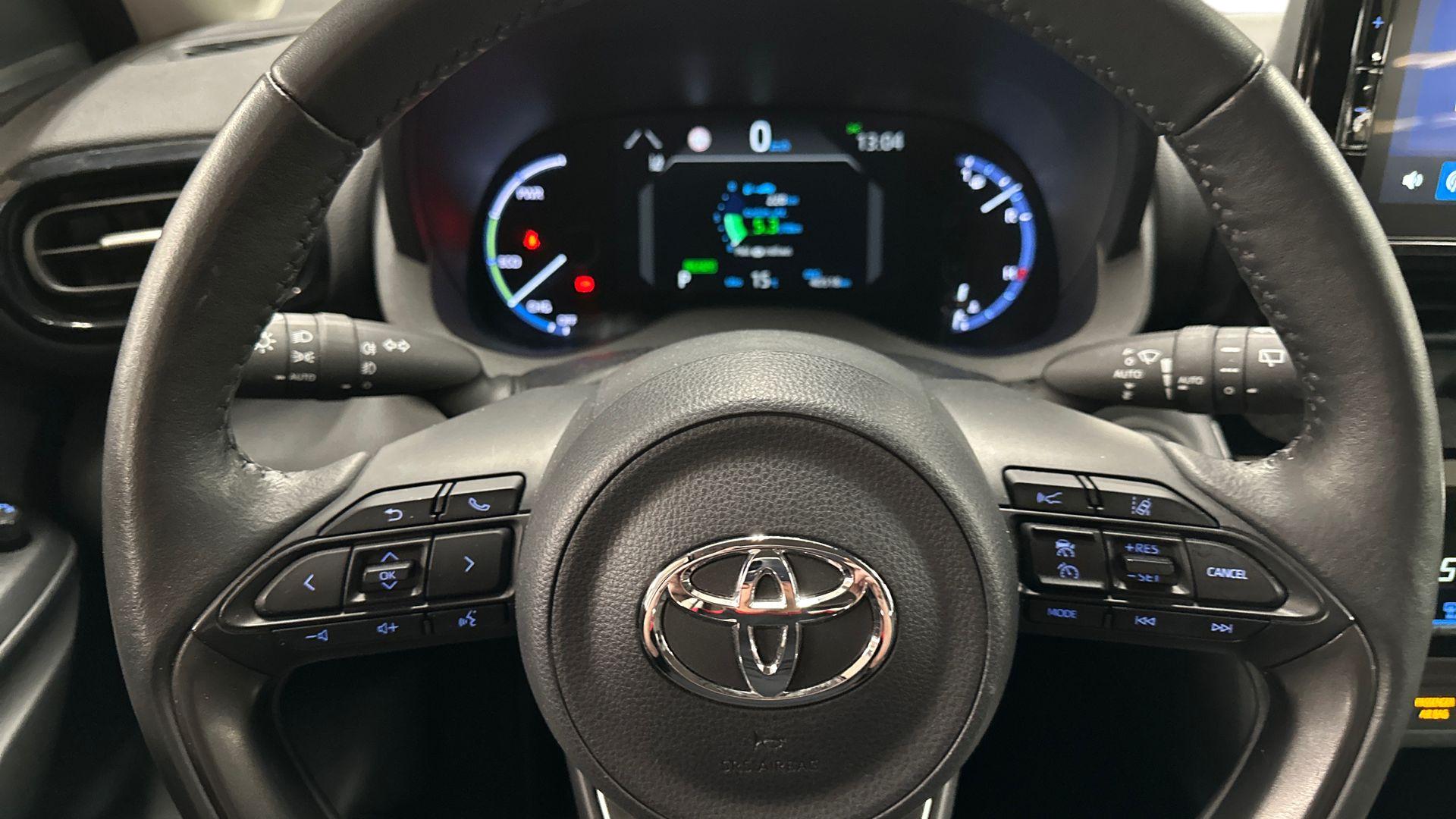 TOYOTA Yaris Cross 2024