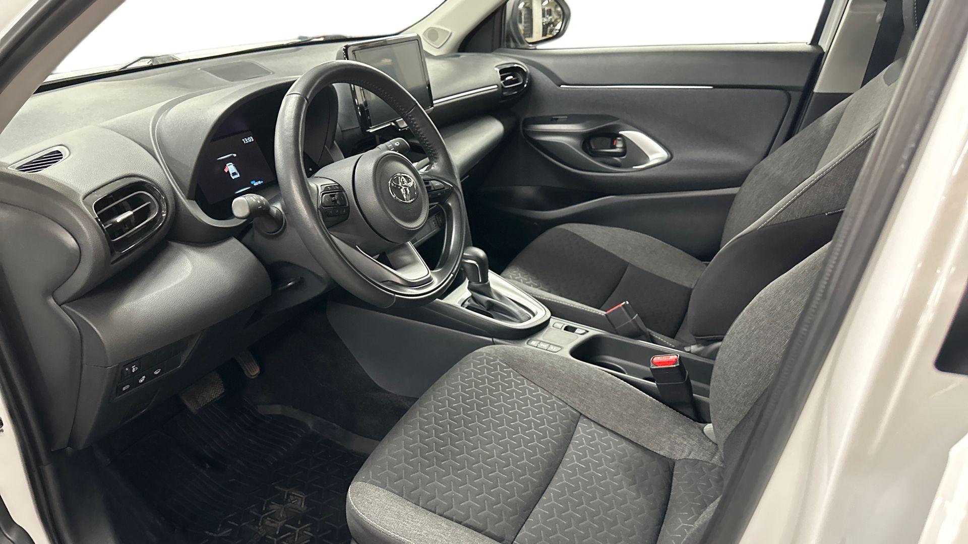 TOYOTA Yaris Cross 2024