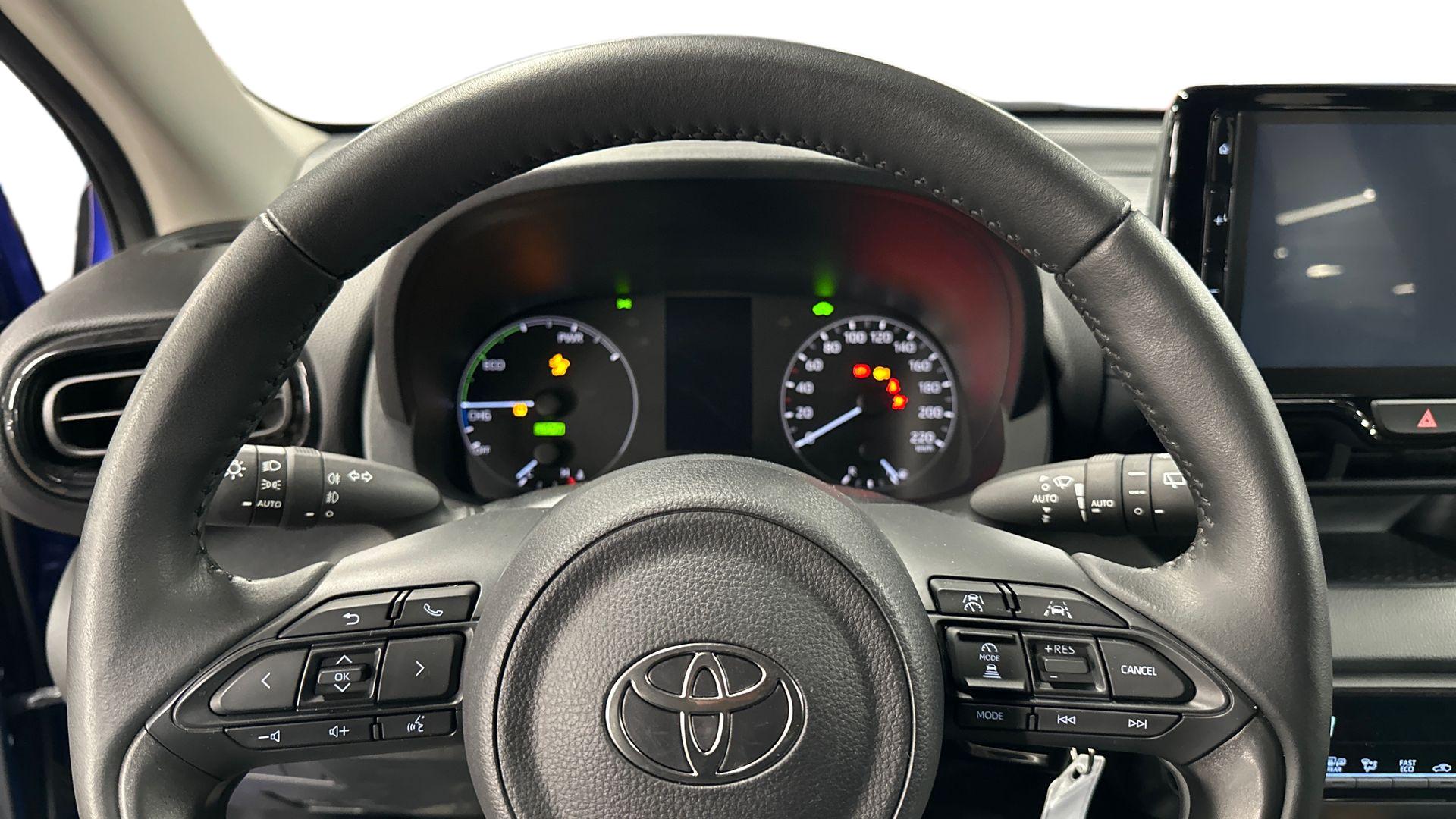 Toyota Yaris 14