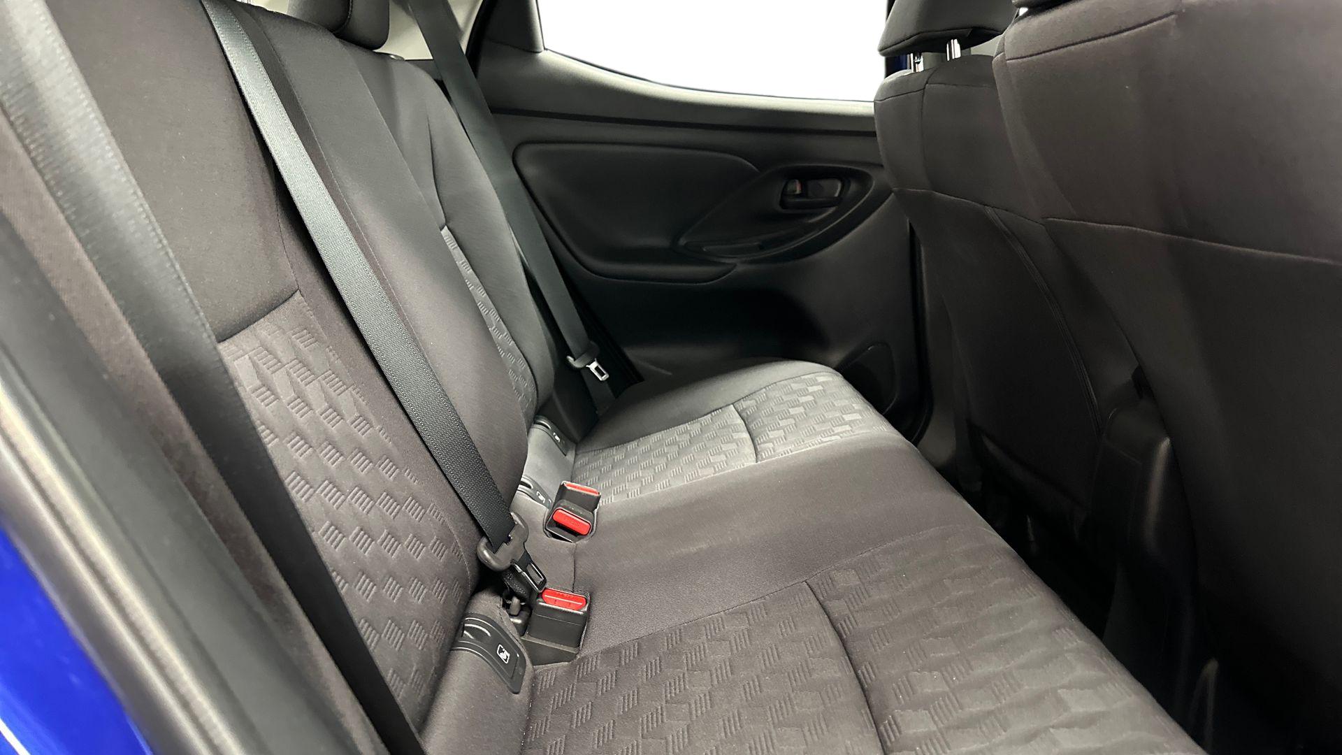 Toyota Yaris 16