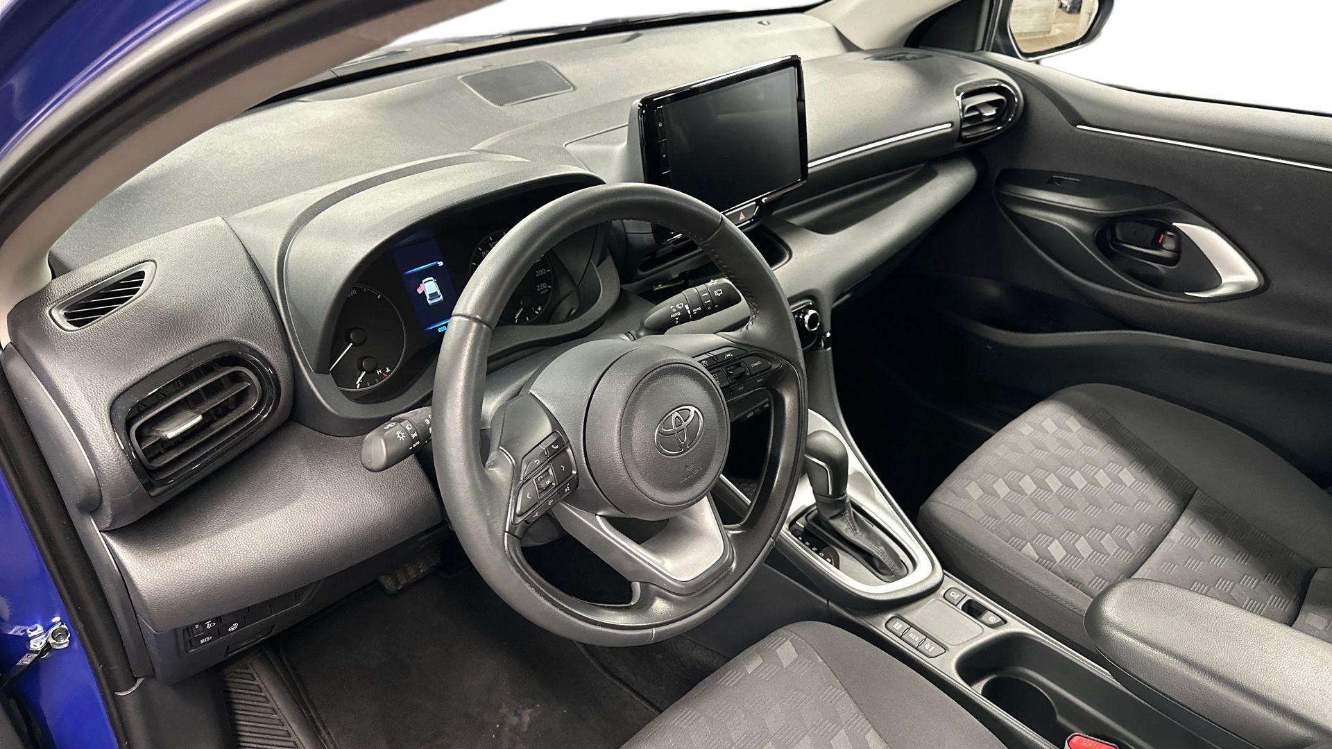 Toyota Yaris 8