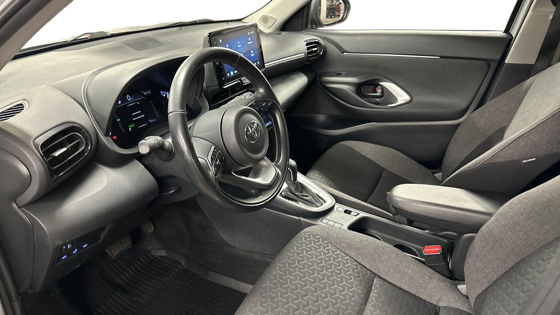 Toyota Yaris Cross 10