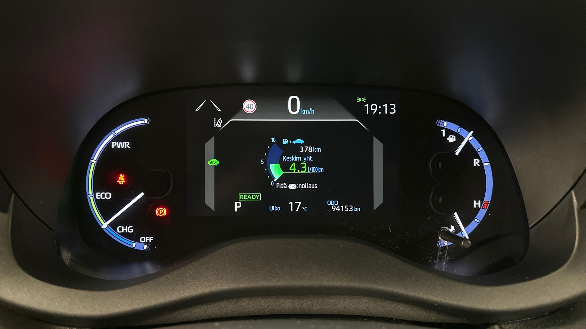 Toyota Yaris Cross 15